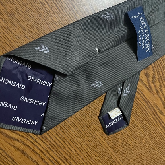 Givenchy Tie - Picture 1 of 2